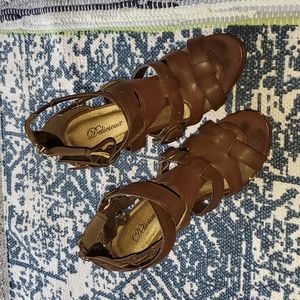 Women's high heel strappy shoes - size 6